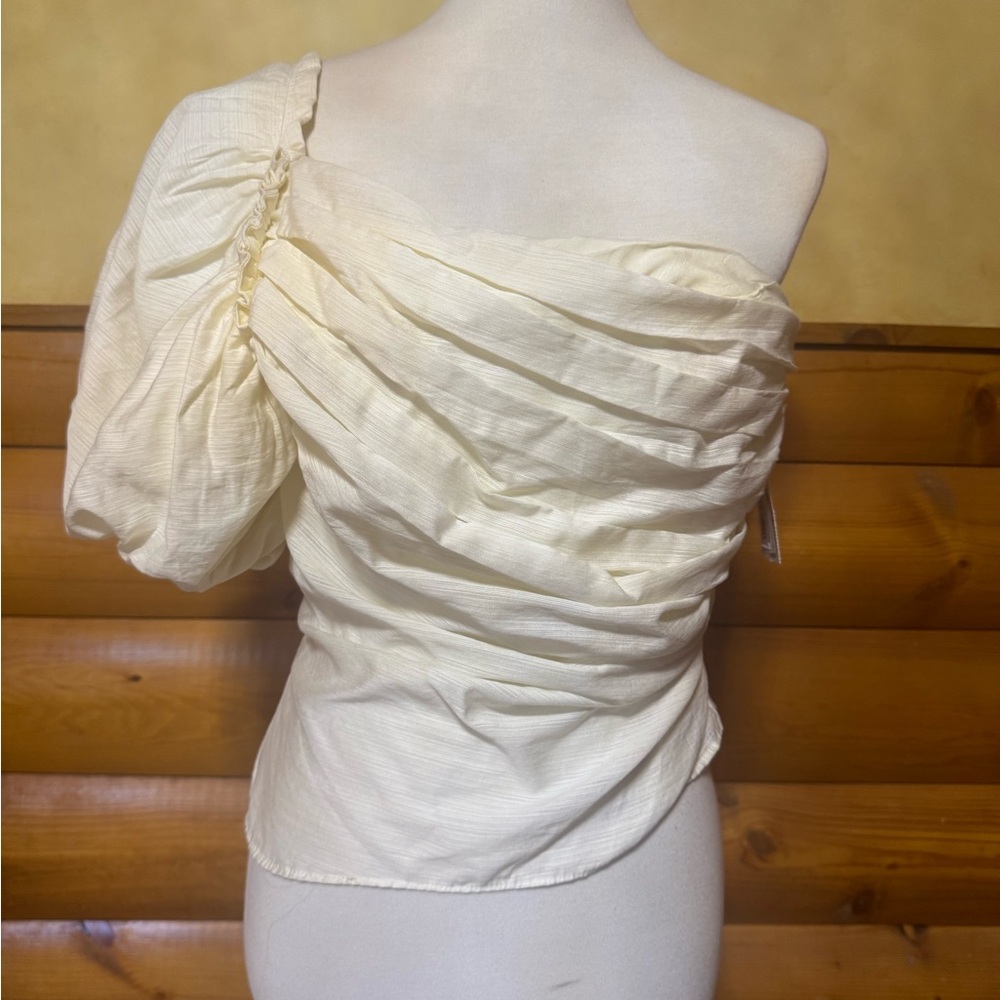 Astr Cream Off-Shoulder Blouse